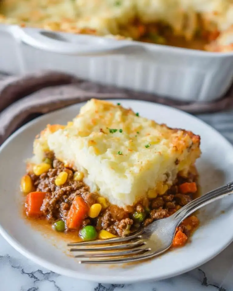 Classic Shepherd’s Pie with Savory Beef and Mashed Potato Topping Recipe