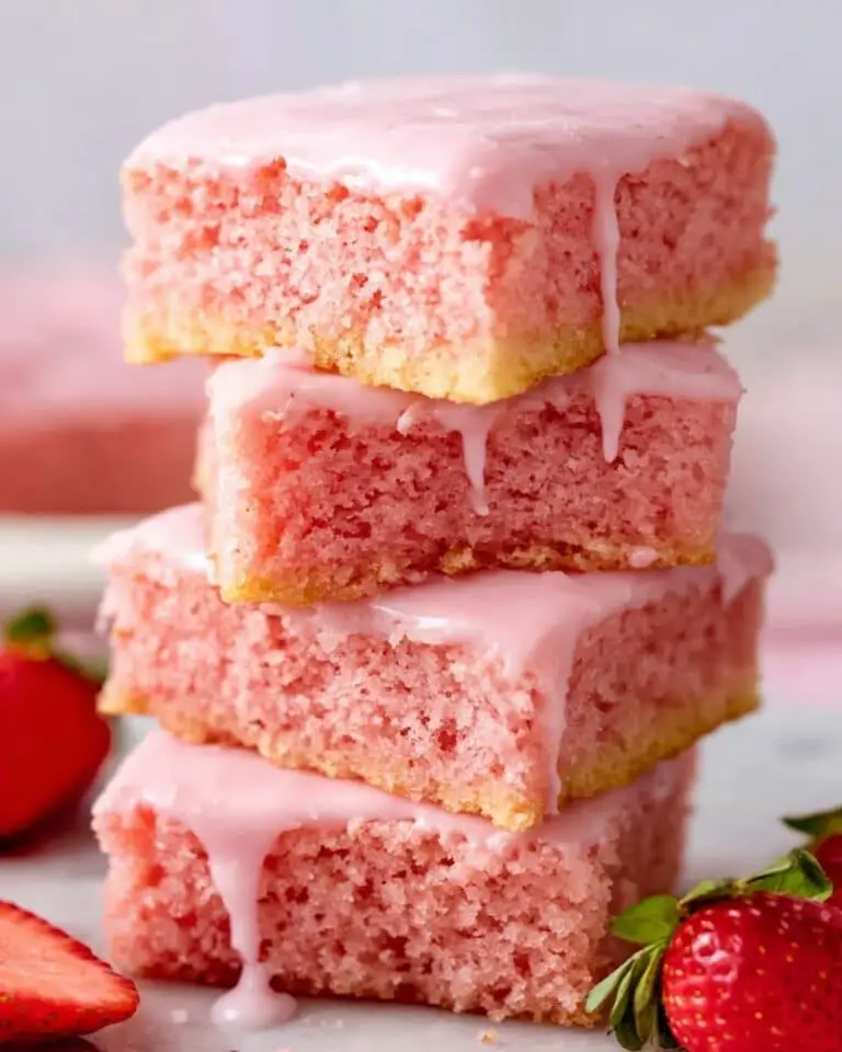 Easy Strawberry Brownies Recipe